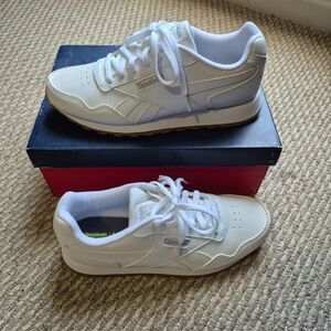 Size 8 - Reebok Classic Harman Run White Gum W